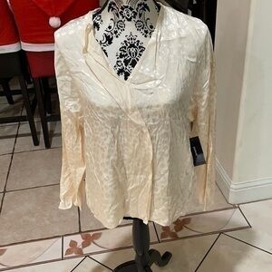 Alfani Women's Blouse White Ivory Size Medium M Dot Jacqaurd V-Neck $79
